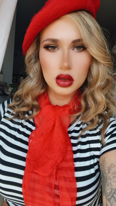 Watch PrettyRikki's leaked NSFW photo on TwXstars