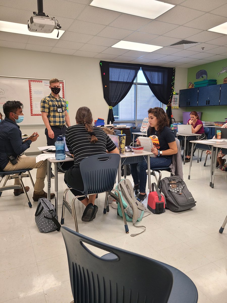 😻Love seeing PD, coaching and planning  sessions yield amazing success at <a href="/katesmithes/">Katherine Smith Elem</a>! DL Team Lead Matthew Rethorn has been leading amazing work with their 🌟🌟Stellar🌟🌟 dual language teachers!