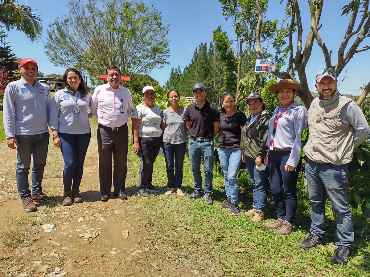 Hoy, seguimos el recorrido con nuestras #MujeresRuralesdelCauca por la Vereda Bajo, #Popayán. Quienes hablaron del cultivo de #café como oportunidad para emprender y generar autonomía económica. Así cultivamos una vida más digna e igualitaria. 

 #DíaDeLaMujerRural