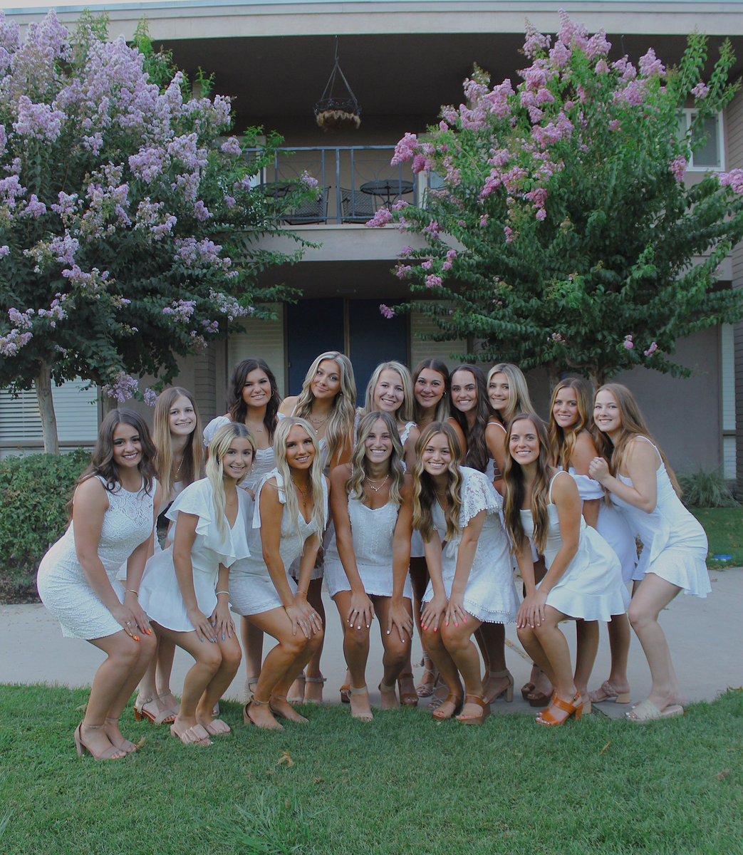 HAPPY FOUNDERS DAY KAPPAS 💙
On October 13th 1870, at Monmouth College, six students decided to come together to create KKG ⚜️🗝💙
Over 150 years later, our sisters still wear the golden key and our colors of blue and blue, empowering one another to dream boldly and live fully