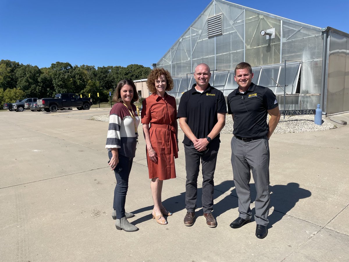 maryesnapp's tweet photo. Really inspiring visit last week to Newton High School in my home town.  An amazing CTE program that serves 10 other high schools.  @BenReedCTE @d⁦@d_moser77⁩ moser77 Brian Rickard https://t.co/MhANIQOGjy