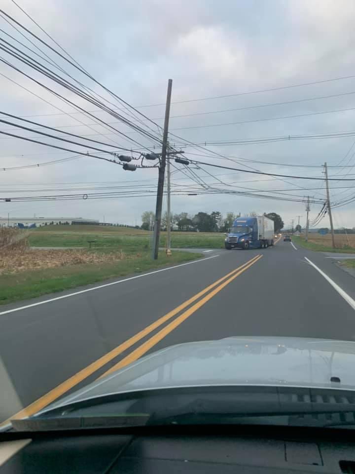 markalwill's tweet photo. @One_Werner another example of your trucks being where they’re not supposed to be, doing what they’re not supposed by doing in Palmer and Tatamy PA. Great way to treat your new neighbors. @cjmoren01 @PalmerTwpPD https://t.co/kzz1L1Vj0H