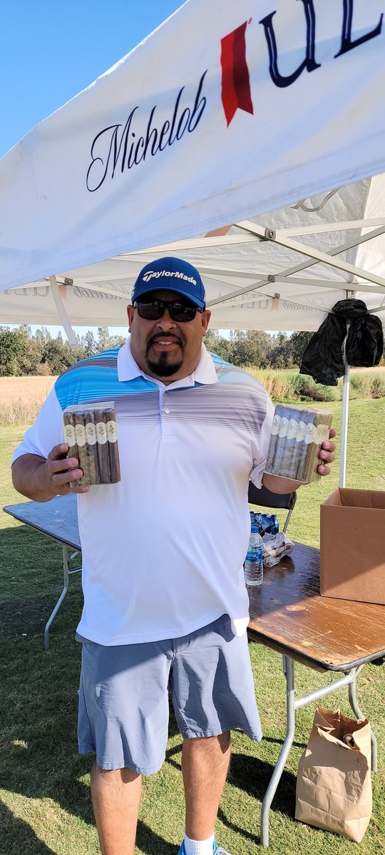 BoxingVitals's tweet photo. #Gurkha #Cigars dam good cigars #CigarFest #Madera Daragon Fly #Golf Course https://t.co/a3PmG3Kroq