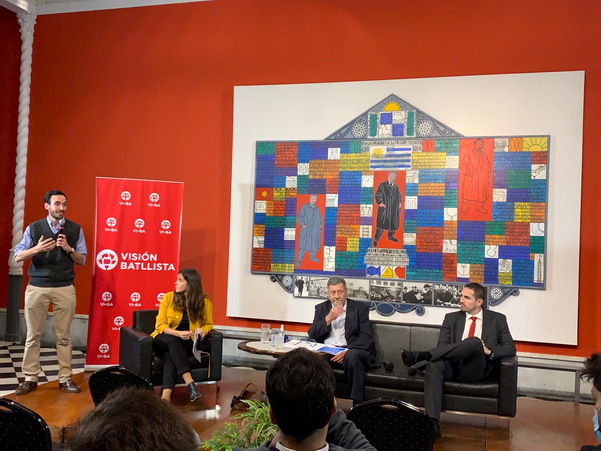 diegoujr's tweet photo. Arrancando “Cárceles y Reincidencia: ¿Cómo terminar con la puerta giratoria?” Organizado por @ViBatllista en la Casa del @PartidoColorado.

Si será importante dar esta discusión. ¡Felicitaciones! 👏🏻 https://t.co/mySCRH7S2R