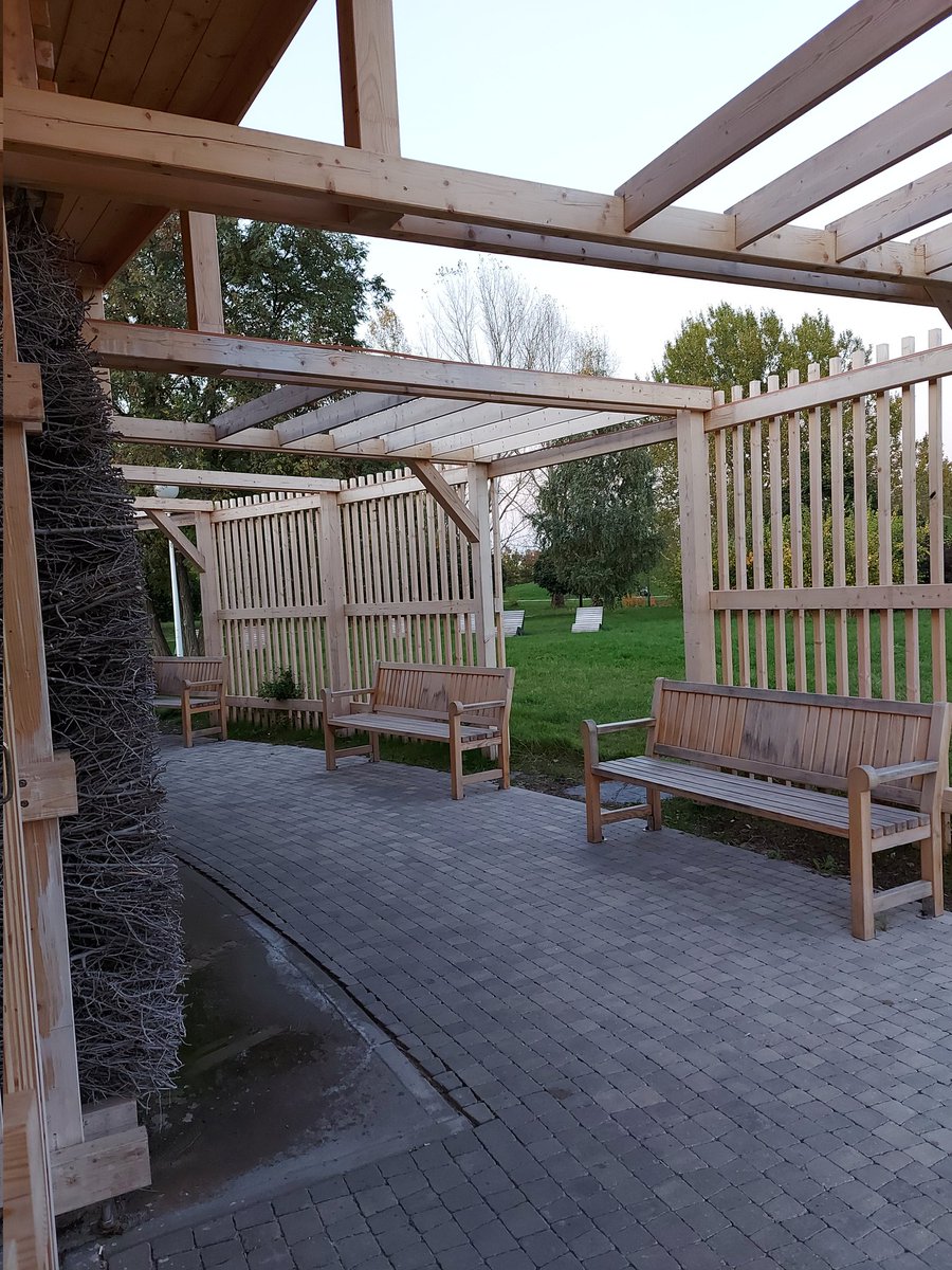 WarszawskiBlog's tweet photo. Prawie jak w Ciechocinku😎💊⛲ Almost like in Ciechocinek (health resort)😎💊⛲ #tężnie #solanka #uzdrowisko #park #parkGórczewska #JelonkiPółnocne #Bemowo #Warszawa #graduationtower #saltspring #healthresort #Warsaw https://t.co/vLthhfdvnF