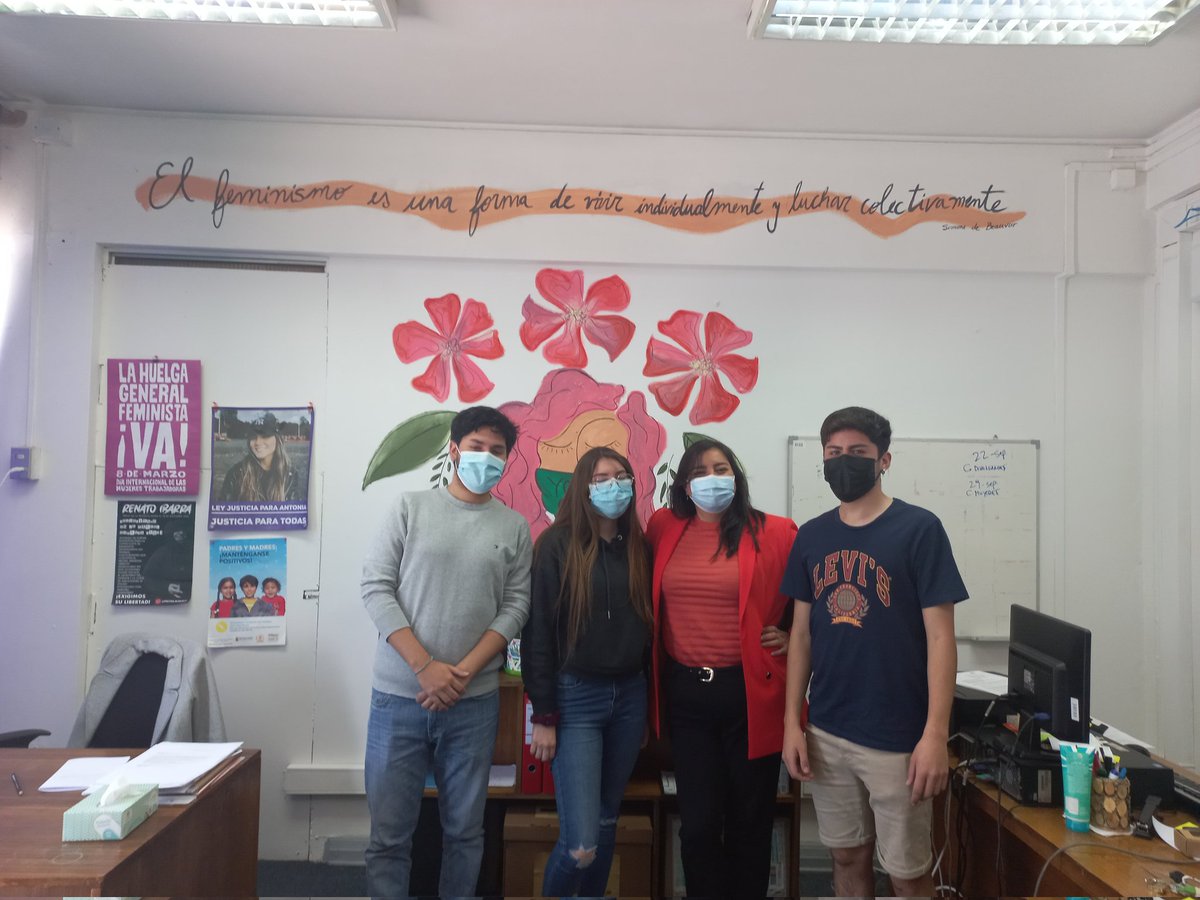 ConcejalaKarina's tweet photo. Seguimos fortaleciendo y fomentando la organización de nuetr@s vecin@s. 
Gracias @accionpopular_los.pinos por las ganas de trabajar por su comunidad y en equipo. 

*Hermoso recambio generacional.

#JóvenesDirigentes
#CambiandoLaHistoria 
#SanBernardoParaTodxs https://t.co/qiJwaxcmm5