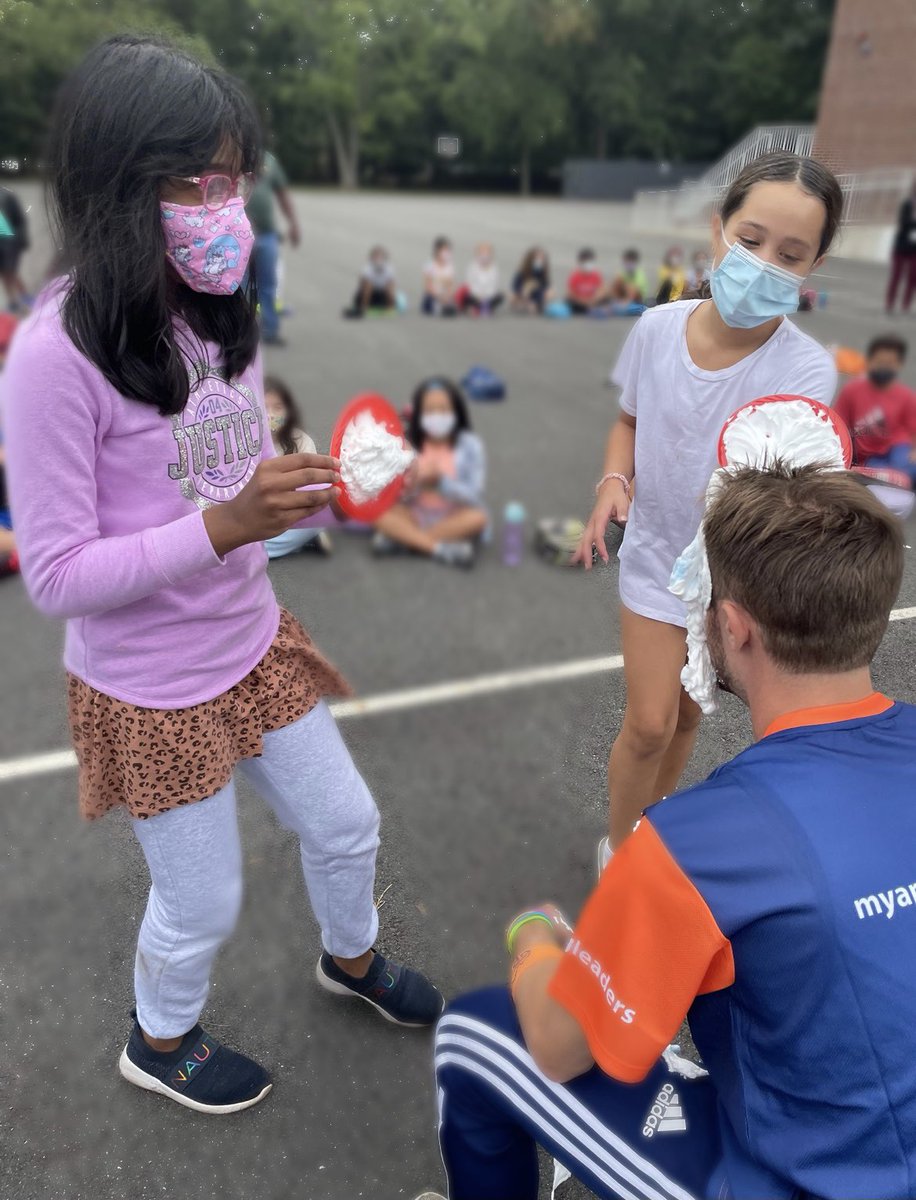 ScullysSquad's tweet photo. Good day in 4th grade when we get to pie the APEX Leaders in the face! The kids are doing an awesome job fundraising! @HarrisonHawks90 https://t.co/aOWXwv801B
