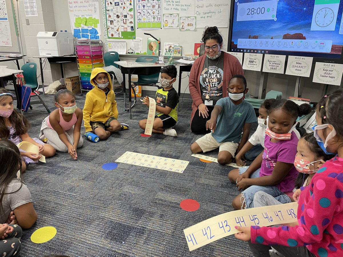 Mrs_Corcoran9's tweet photo. Exploring the 120s chart and counting by 10s! @CFISDLieder @CFISDPK1 https://t.co/HOFBm3LFgG