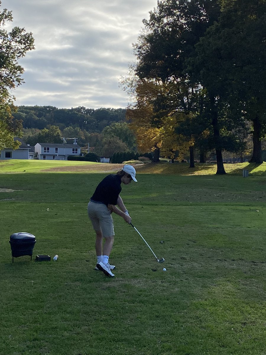 Colts_golf's tweet photo. Great practice round at Tekoa today!! We are ready for Monday and the Western Mass Championships. @compcolts1 #gocolts https://t.co/1CbueQyzjk