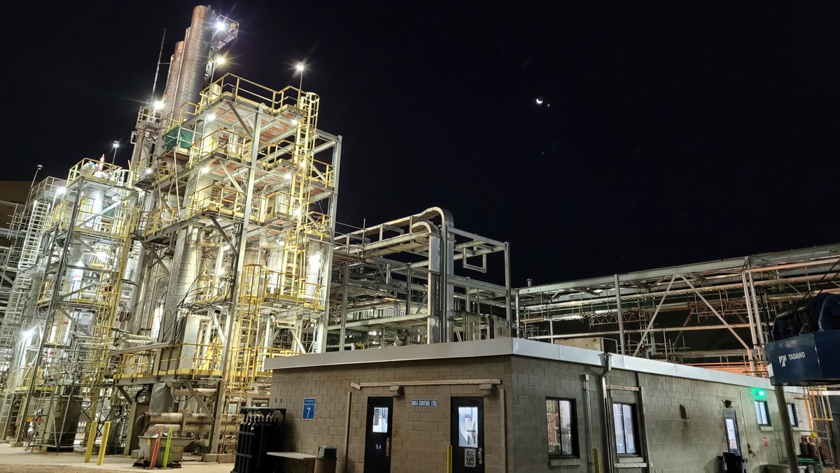 KochFertilizer's tweet photo. We are committed to producing premium fertilizers for our customers &amp; continuously seek ways to improve. Across our fleet, we are implementing many different expansion and maintenance projects to improve production and loading times.
 #ManufacturingMonth #GlobalFertilizerDay https://t.co/GPb2r6ZLgJ