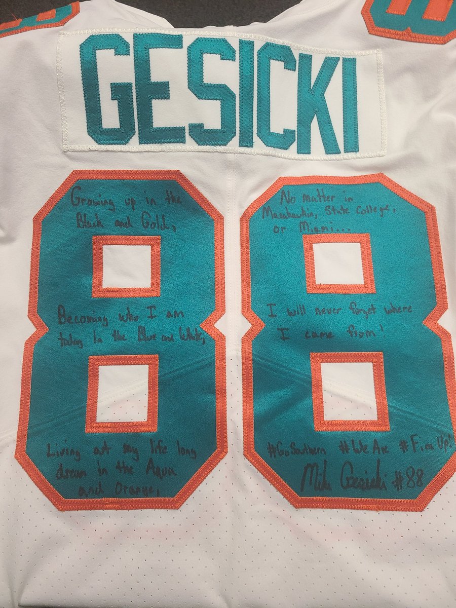 Pretty Cool gift I received today from <a href="/mikegesicki/">Mike Gesicki</a>  for SouthernAthletics. Thank you Big Mike! <a href="/SRRamsfootball/">Southern Football</a> <a href="/southern_bball/">SouthernHoops</a> @SouthernRamsVB <a href="/PennStateFball/">Penn State Football</a> <a href="/MiamiDolphins/">Miami Dolphins</a>