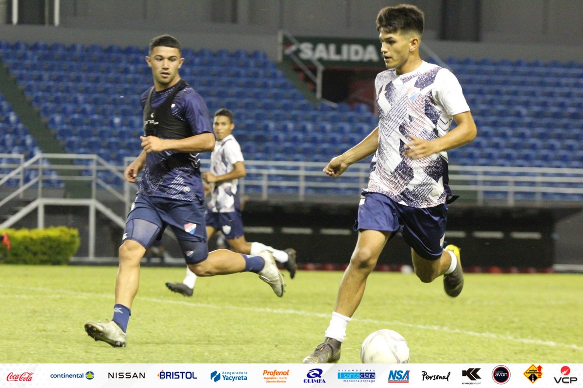 #EntrenamientoTricolor 🔴⚪🔵

📸 Postales de esta tarde

#VamosNacional ⚽️🙋🏻‍♂️