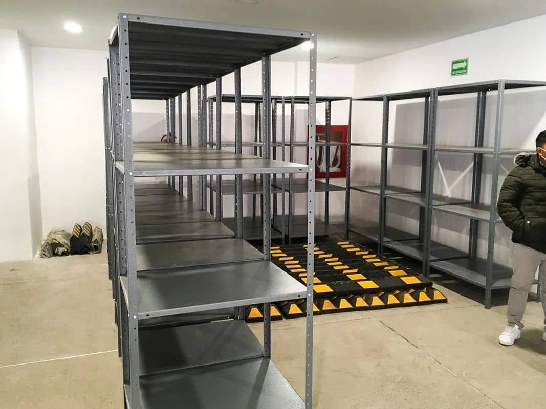 MueblesRoal's tweet photo. Servicio de anaqueles entregado ✅
Seguimos solucionando tus proyectos de amueblamiento adaptándonos siempre a tu presupuesto, medidas y necesidades. https://t.co/fmYP7IZS9T