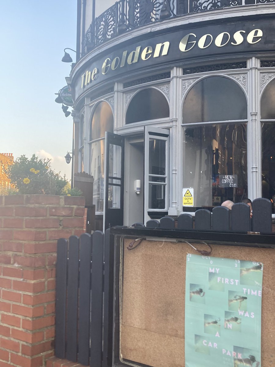 And that’s our first night done 🌊 

Sending lots of love to tonight’s audience, thank you for joining us. 

Two more to go ✨ 

#londonpubtheatre #pubtheatre #londontheatre #fringetheatre