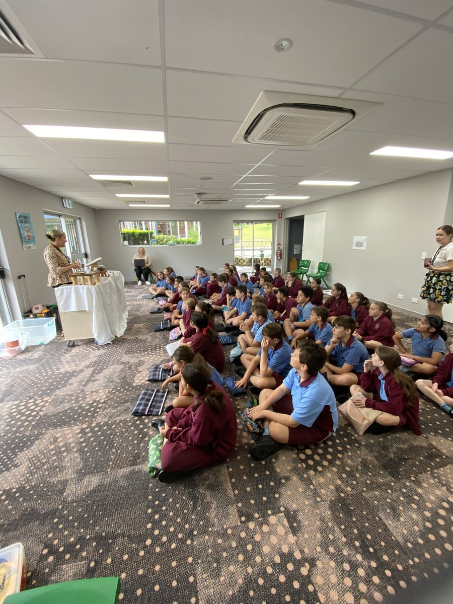 MsCieslak's tweet photo. This morning Mrs Cameron taught us what happens when we go to Mass. https://t.co/L6AEhXvdgZ