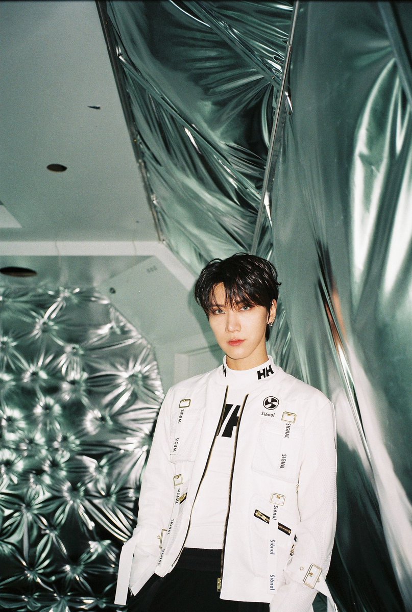DakruoM_twt's tweet photo. · ⠀💥 ، 𝐃𝐀𝐊𝐑𝐔𝐎 𝐌 ⦂ WE ARE THE ﹟𝑭𝑼𝑻𝑼𝑹𝑬.⊹ ︎ ︎ updᥲtᥱ ,,__ 𝕖𝐯𝐞𝐧𝐭。🜲 #CLHELLOLIFTED #CL5thCB
Dimple sabe que #CLISBACK así que llegó corriendo ansioso para poder ver el show de hoy. Muchas felicidades y te deseamos lo mejor en esta nueva etapa, reina. https://t.co/mFUHBpRVZE