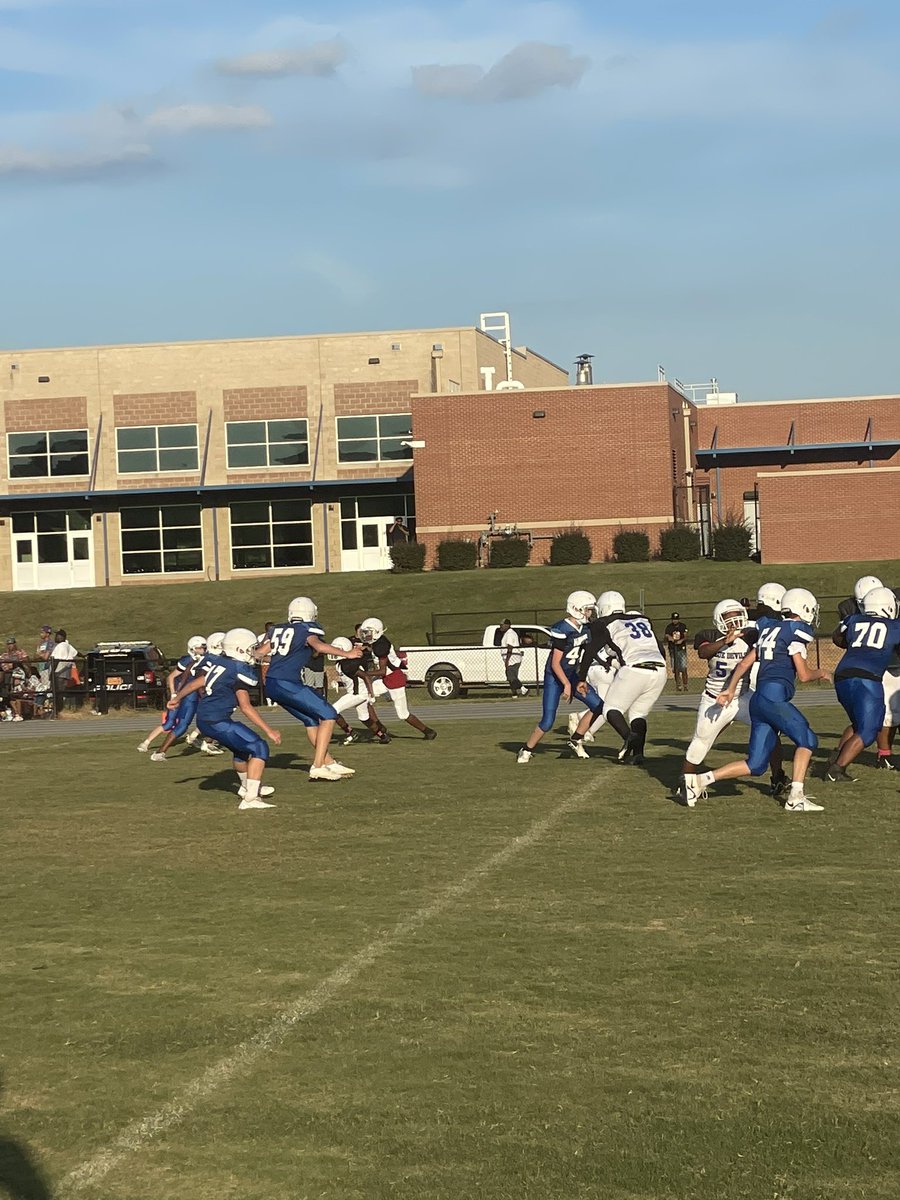 Our Football and Cheerleading teams had a strong showing this evening vs. <a href="/JMAlexanderIB/">JM Alexander</a> #gotigers #k8hawks