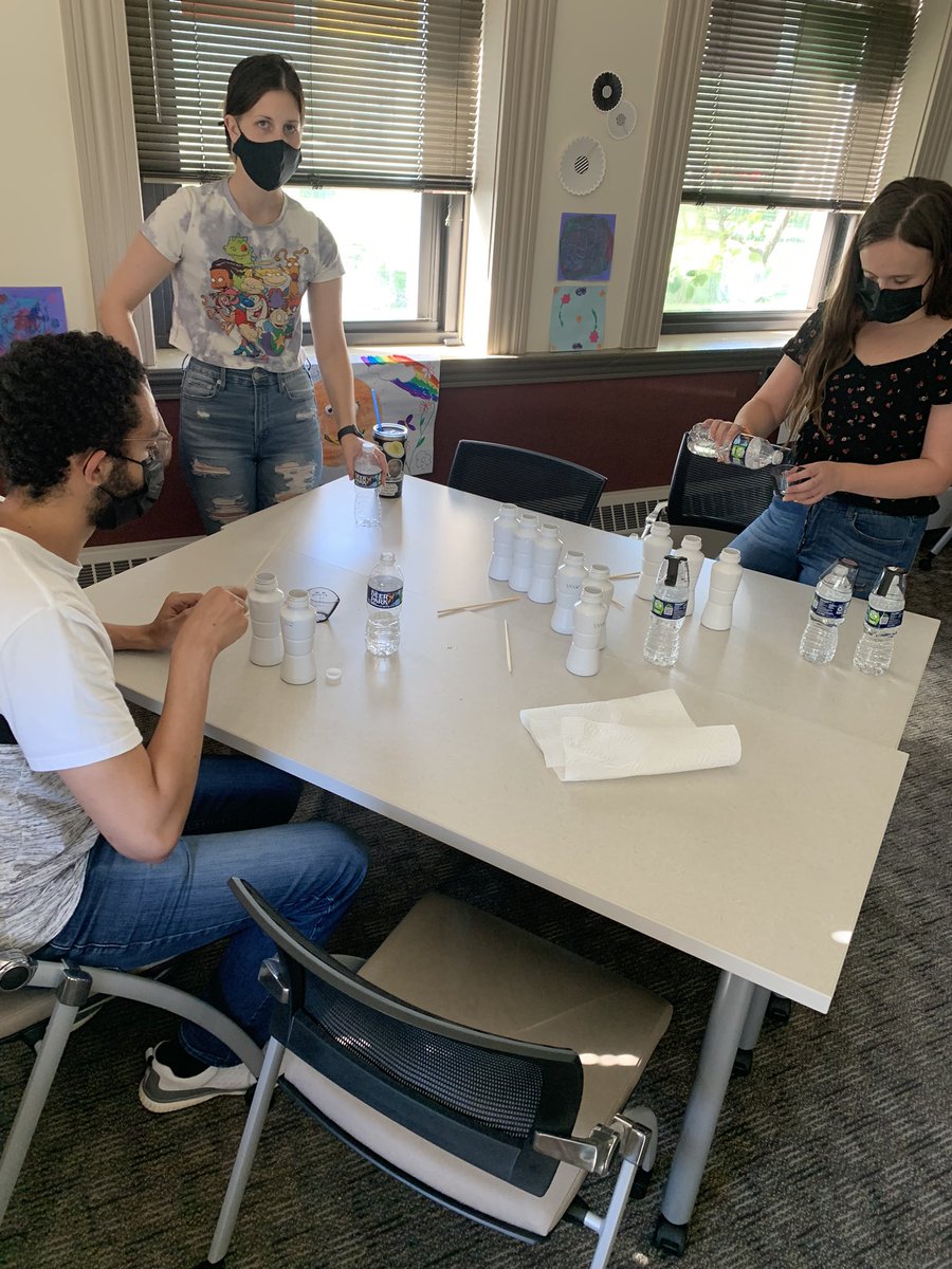 BWprimaryEd's tweet photo. Full STEAM ahead in EDU 301!! Popsicle stick bridges, marshmallow figures, paper chain links, sound resonance, and more 🐝🍎 https://t.co/Oq5ptDUwdx