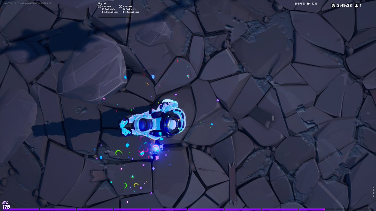 TYNZ0N's tweet photo. @Fortnite_ES @FortniteGame En partida me apareció que subí 135k con las misiones diarias (la nueva experiencia), y cuando me salí al lobby me apareció que solo subí un nivel que viene siendo lo que subiría con la XP anterior 90k #FortniteSeason8 #fortnitebug https://t.co/0xCVT6bM6G
