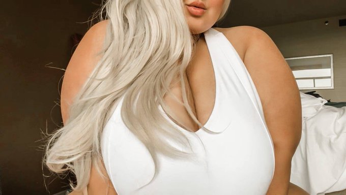2 pic. I am overflowing. https://t.co/A1rehKOC8s