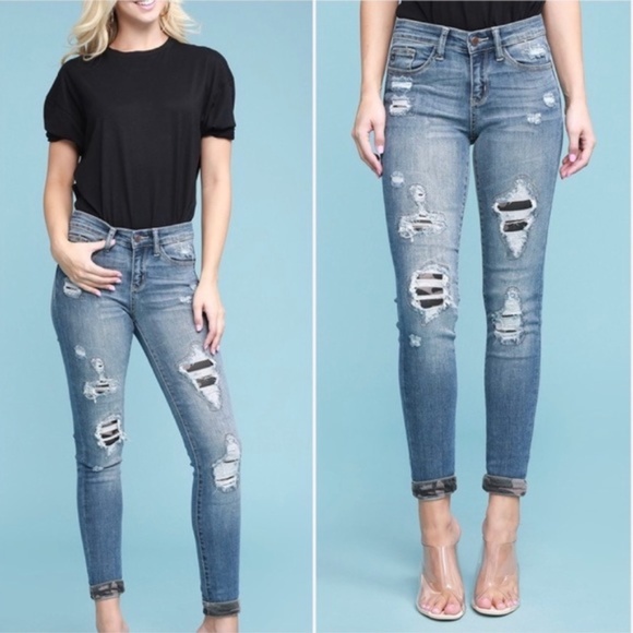 phoenixfinds1's tweet photo. So good I had to share! Check out all the items I'm loving on @Poshmarkapp #poshmark #fashion #style #shopmycloset #goodamerican #judyblue #scentsy: https://t.co/VcPg8kafhT https://t.co/i7lm2EhQgX