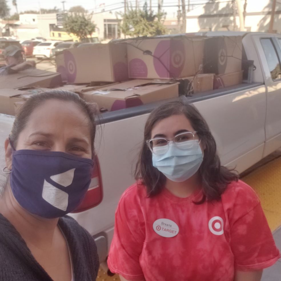 2319 Donated backpacks to a local non-profit organization! ❤️ they were so happy ☺️ <a href="/jennypoo64/">Jenny</a> <a href="/AshleyT2319/">Ashley Anderson</a> @DevinHelems <a href="/chantaletorres/">Chantale Torres</a>