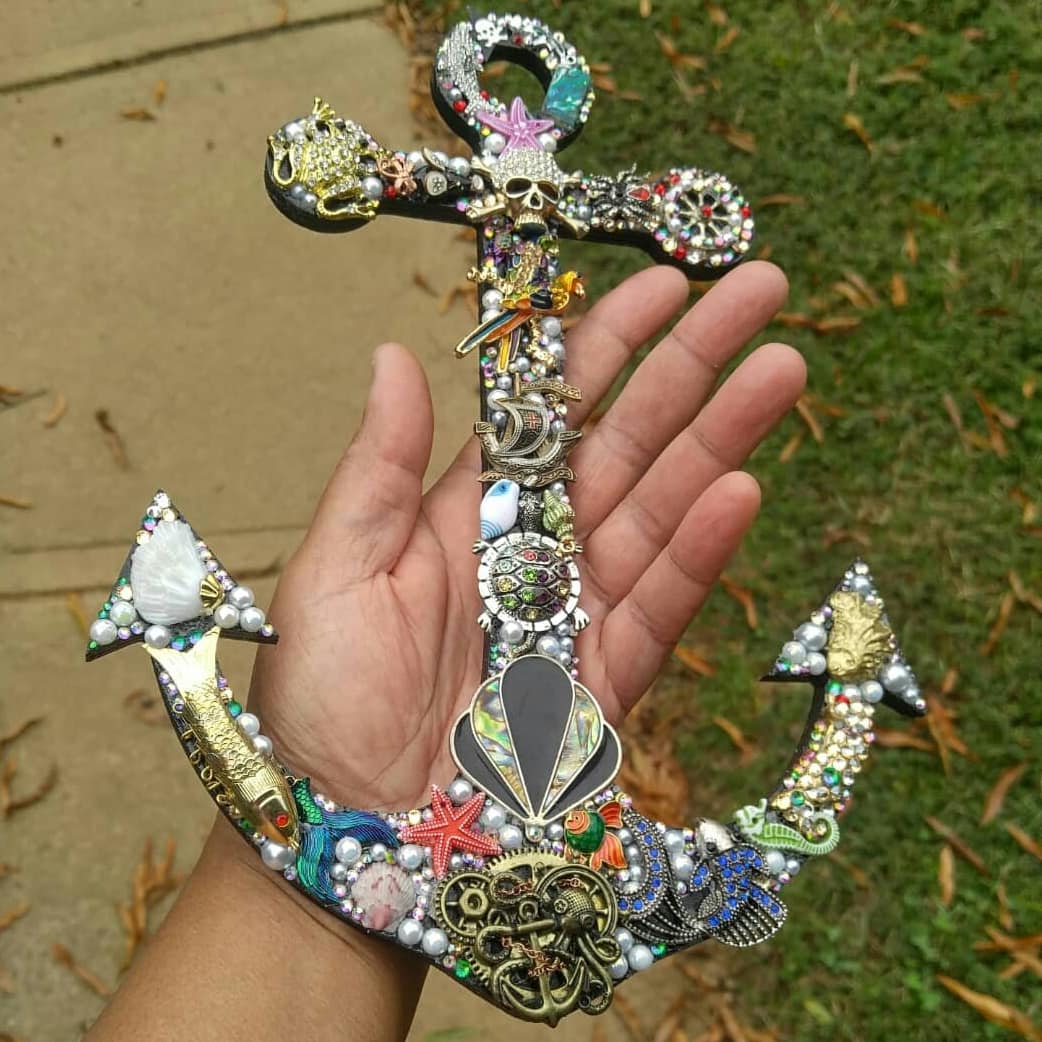 JhobbsJa's tweet photo. Embellished Black Embellished Pirate themed wall anchor @HobbyLobby. @MichaelsStores https://t.co/qPuO7znNDT
