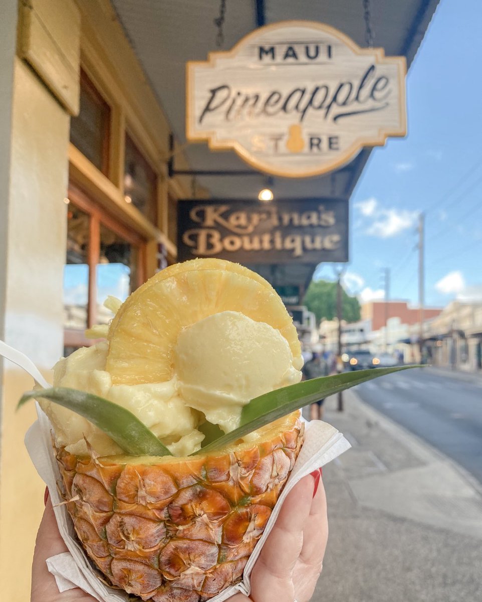 AmandaTrouba's tweet image. Everything tastes better in a pineapple 🍍 #MauiPineappleStore #Hawaii #Maui #HawaiiFood