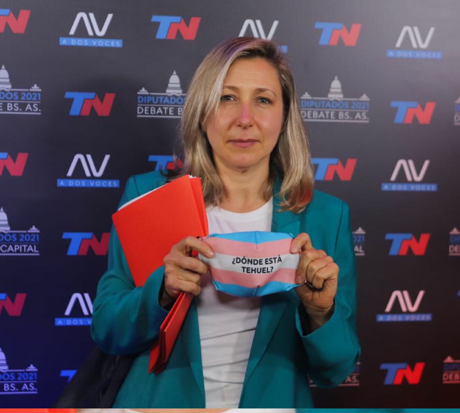 La candidata de todes, la que siempre está del mismo lado, la que encontras en cada movilización, paro y manifestación por la conquista de derechos y en la defensa de los que nos quieren arrebatar. Hoy y siempre #MyriamAlCongreso ✊