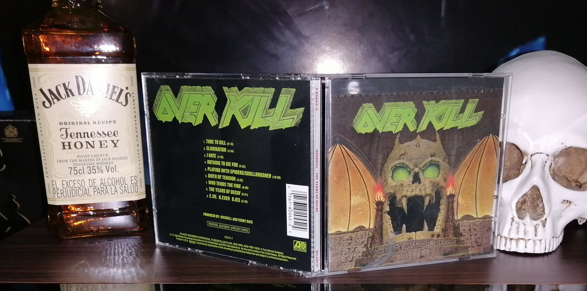 cvidal_EstuansI's tweet photo. Octubre 13, 1989 #OverKill 🇺🇲 lanza su álbum "The Years Of Decay" Grabado y Mezclado en los estudios #CarriageHouse, Producción, mezcla e Ing por Terry Date y Overkill Masterizado en  #Masterdisk por Howie Weinberg
#UnDiaComoHoyEnElMetal
#HeavyMetal #ThrashMetal https://t.co/dechrCfL64