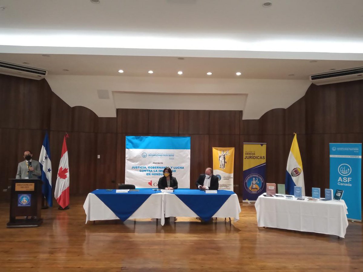 iij1969's tweet photo. Con gran éxito se llevo acabo el acto de donación de bibliografía de la temática de criminología, realizada por la organización @ASFC_CA  a la @FCJUNAH , estarán disponibles a la comunidad universitaria en la Biblioteca Jurídica Adolfo León Gómez del @iij1969 https://t.co/9K0NsYjgOU