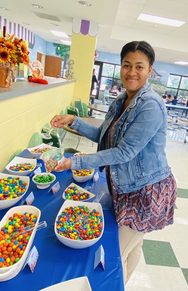 HESHORNETSROCK's tweet photo. Did you know today was National M&amp;M Day? Well…@HESHORNETSROCK we love to find any opportunity to celebrate our “M&amp;M” staff, because they are “Marvelous and Magnificent!” They were treated to a M&amp;M Bar! #spreadingjoy @saludaschools https://t.co/Oyaxv3CSDN