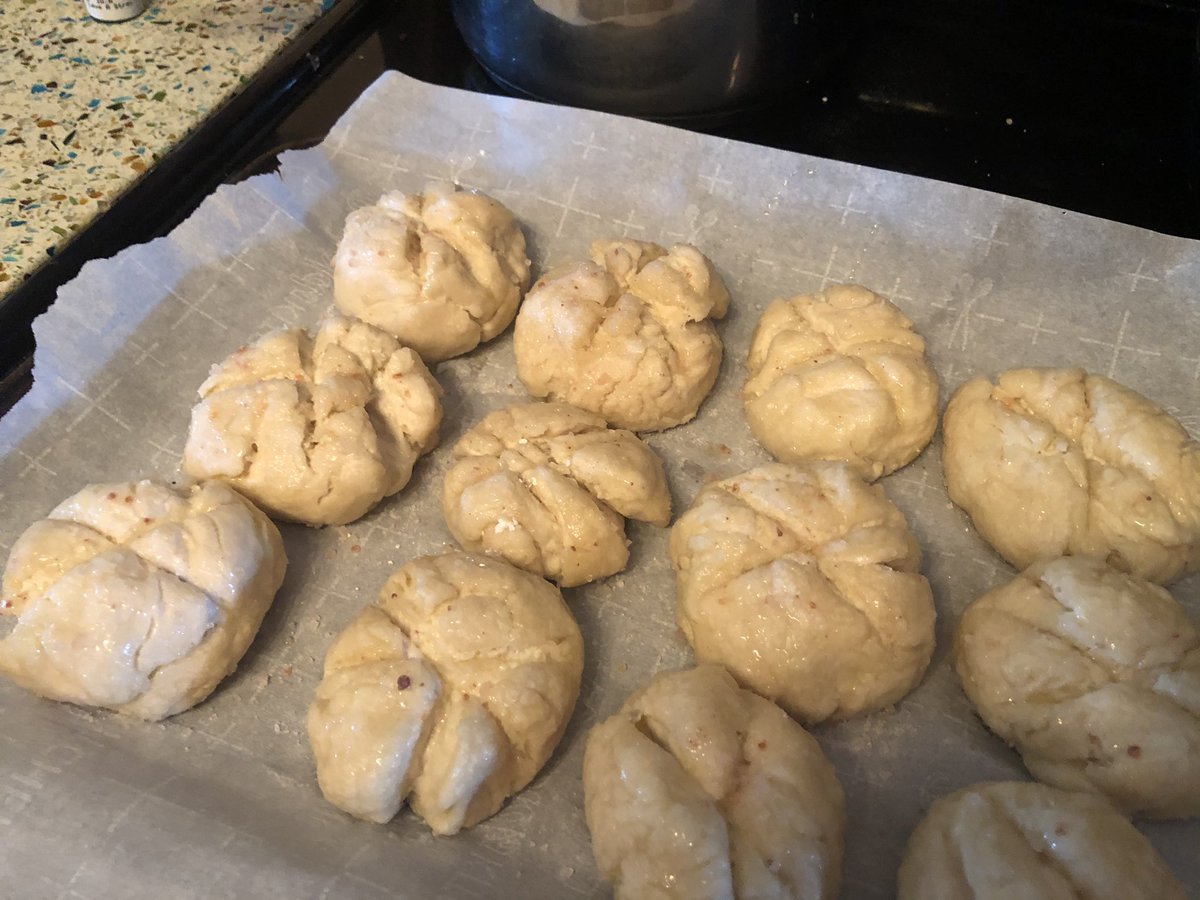 fantasticfordme's tweet image. I’m always inspired by my @UnityFCsoccer broadcast partner the #UnityArmy supreme commander @SAS770511 cooking skills, so thought I’d try and do some baking...my maiden attempt at pretzel rolls. I’m shocked. They were amazing. #CookTheFOn