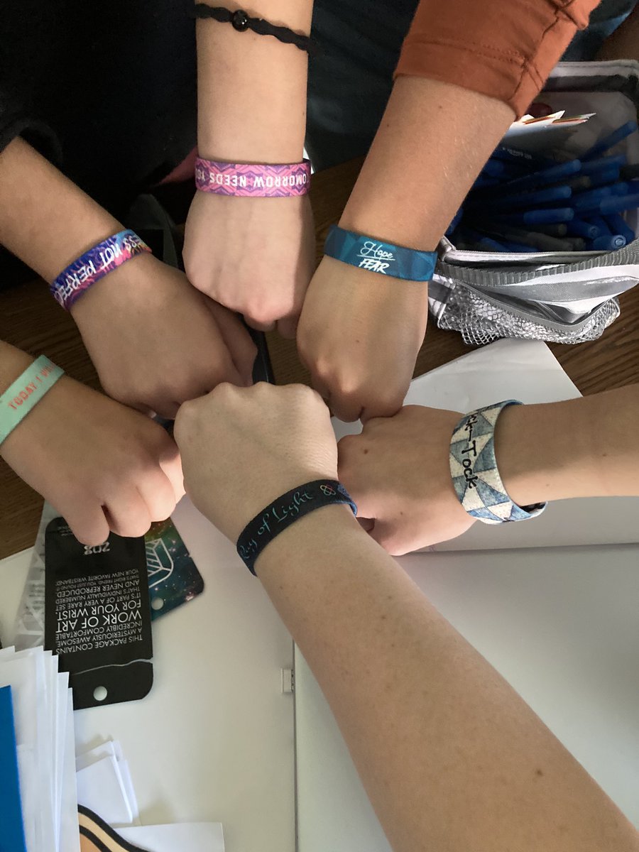 lpampwcsd's tweet photo. I LOVE these wrist bands. They have a positive affirmation written on them. If you read something positive for 60 days your brain begins to create more positive responses! #positivevibes #connections @rckptsa @RCKPhotoMedia @srabolduc @AmyWatkinsEdD https://t.co/WUxwLXT7S6