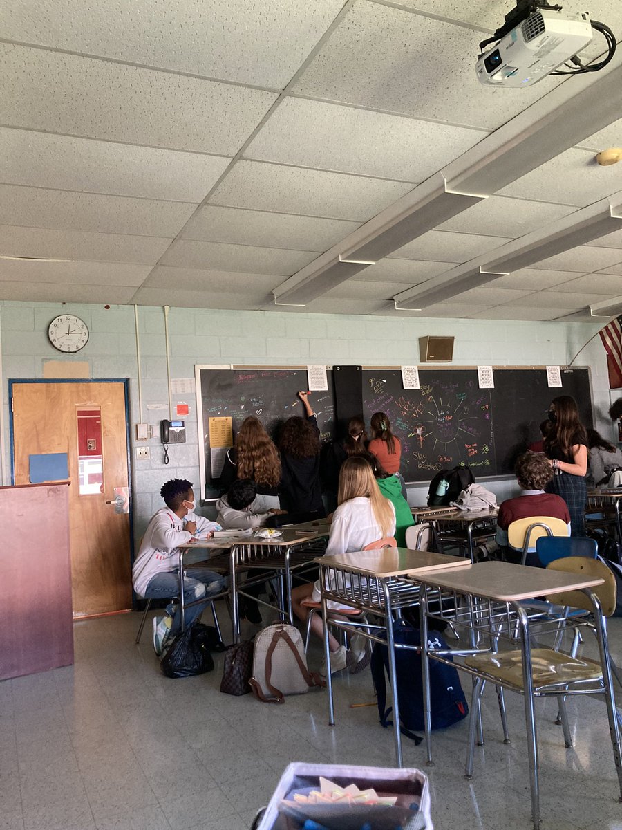 lpampwcsd's tweet photo. Sometimes you just have to move rooms and make it our home. Positive quotes and words of encouragement for this graffiti board! #welcomehome @rckptsa @AmyWatkinsEdD @srabolduc https://t.co/O1L2kabf0L