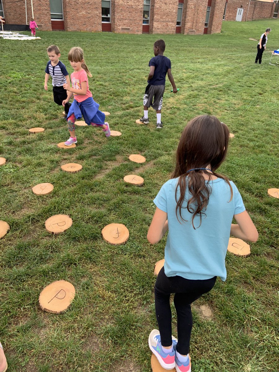 lrgraham23's tweet photo. It was a beautiful day for Outdoor Classroom! Ss were working on identifying letters, counting, collaboration, and so much more. They love learning outdoors, and so do I! #mountrockengaged #outdoorclassroom https://t.co/z7mJsSMgty
