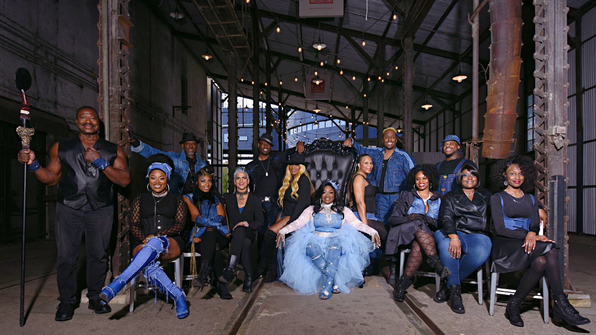 SoundsBlackness's tweet photo. COMING SOON. NEW SINGLE. "TO THE SKY" JAMECIA BENNETT FEATURING :THE GRAMMY AWARD WINNING SOUNDS OF BLACKNESS
Stay tuned….. 2ND Generation. Photo credit: @nagashia_photography @SoundsBlackness @JamAndLewis @minnesotamovement #housemusic #london #berlin #optmistic #tothesky https://t.co/QHnjSSrm8r