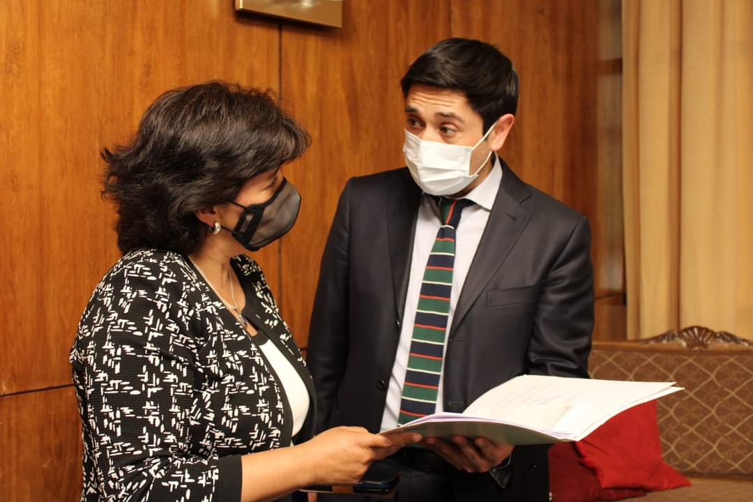MiguelCalisto's tweet photo. Nos reunimos con nuestra candidata Presidencial @ProvosteYasna para revisar detalles del proyecto que permita regular el precio del gas. #NoMasColusion #nomasabusos agradezco su apoyo y compromiso de tramitación en #Senado https://t.co/YLW3xOepCY