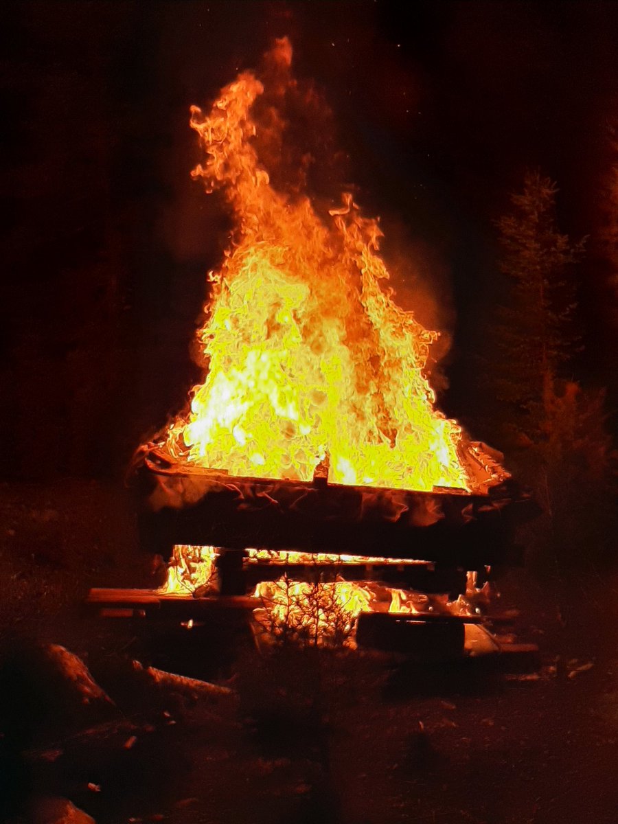 SteveDickerNL's tweet photo. Guy Fawkes night came early this year. #CabinLife #NuddingLikeIt https://t.co/CIYxAtSGCt