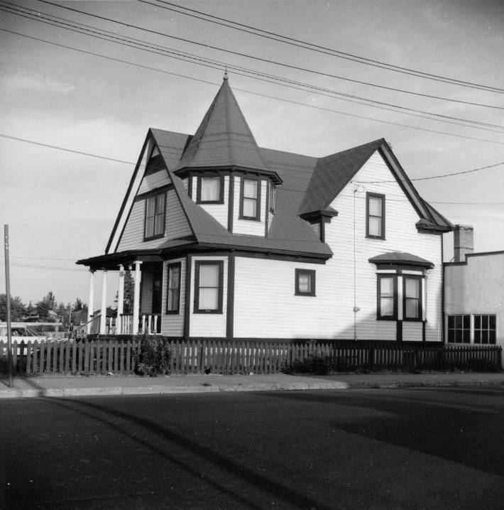 Harry Sanders tweet media