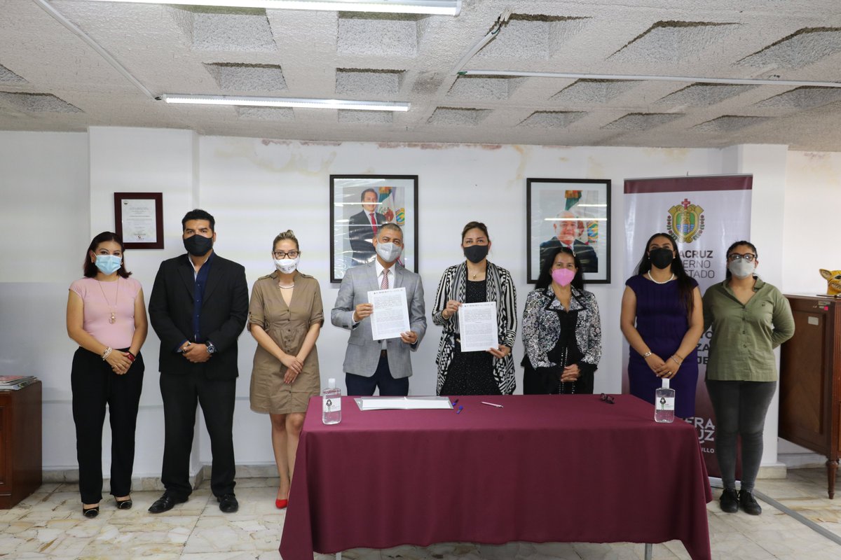 VeracruzIVM's tweet photo. El @VeracruzIVM y la Secretaría Ejecutiva del SEA Veracruz, llevaron a cabo la firma de Convenio de Colaboración para la alimentación, fortalecimiento y actualización del #BANESVIM, con el fin de recopilar información para la generación de Políticas Públicas con PEG. https://t.co/Rpjikg2sg2