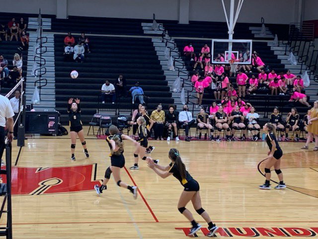 _ECVolleyball's tweet photo. Congrats to our varsity, JV, and freshman B teams for their wins over Wagner! Proud of the hard work that this whole program is putting in. Let’s get ready for Senior Night on Friday! #ECProud #ECVBFamily https://t.co/DEvdmYUltI