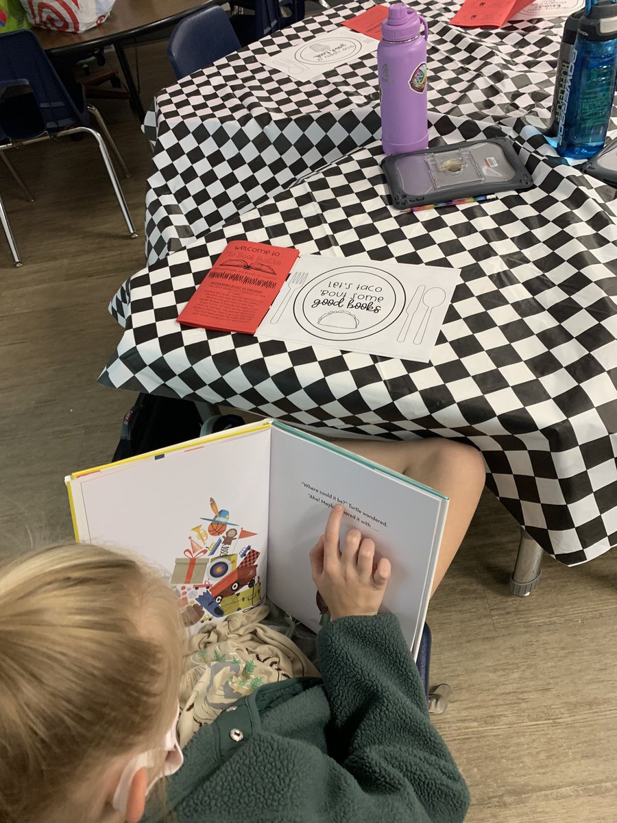 Mrs_Roberts116's tweet photo. Book tasting was a hit today in 4th grade! We found our just right book for our upcoming book study.  @yaleroadrunners https://t.co/wmCMQzQM5y