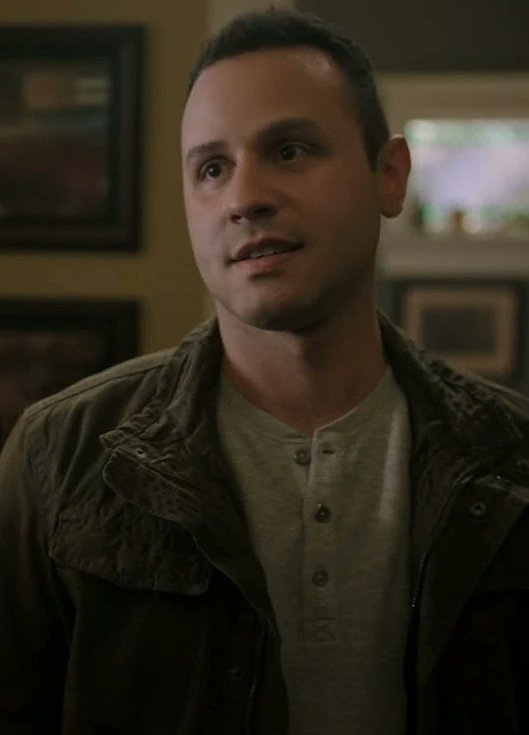 🔎Se buscan:

              FP JONES — FRANK ANDREWS
             TABITHA TATE — ERIC JACKSON

▸season 1-5
▸actividad
▸compromiso

+ detalles por privado.
RT para difundir, ¡muchos personajes más disponibles!

                       —— ↺ &amp; ♡ ——

#Riverdale  #Rolplay #Freerol