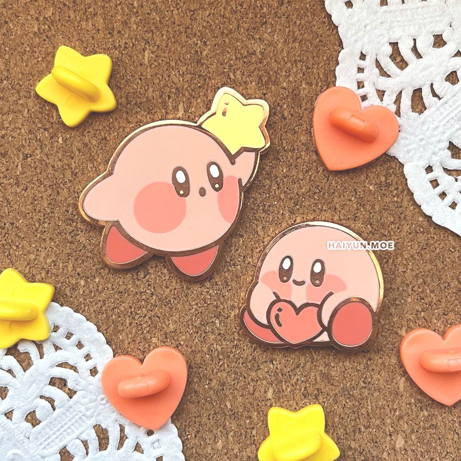 haiyunee's tweet photo. ❤️🌟 KIRBY PIN GIVEAWAY 🌟❤️

2 WINNERS, RT for a chance to win 2 pins!!

new merch is up at https://t.co/h4OIDh6DfV!
free shipping for US orders $40+ &amp; intl orders $85+!

giveaway ends 10/28!! thank you and good luck!! ✨ https://t.co/VslCLL5OHL