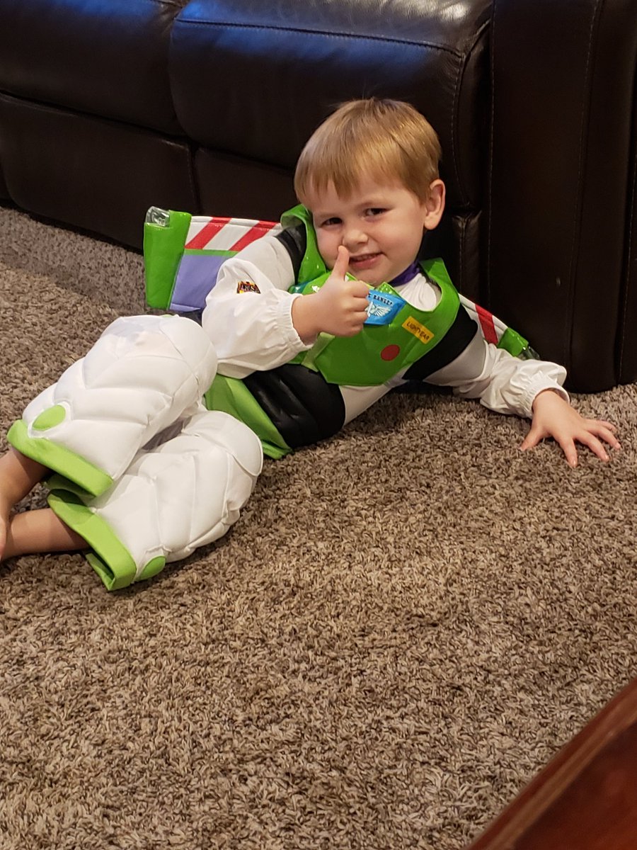 dturner1520's tweet photo. My guy Buzz Lightyear. https://t.co/sVlRdRbari