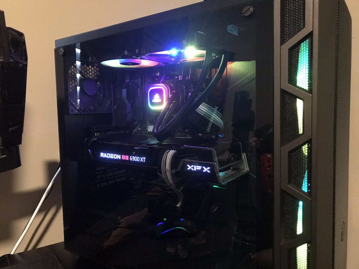 GoodDayRL's tweet photo. @JayzTwoCents *just moved* ,6900xt,5800x, asus tuf gamin, 850 nzxt psu etc. you guys are the reason I was able to build this! Monitor mid Samsung G7, sides some shitty asus 144hz monitors had for years #jaywhatdoyouthinkoctober https://t.co/l8eM8rGPVx