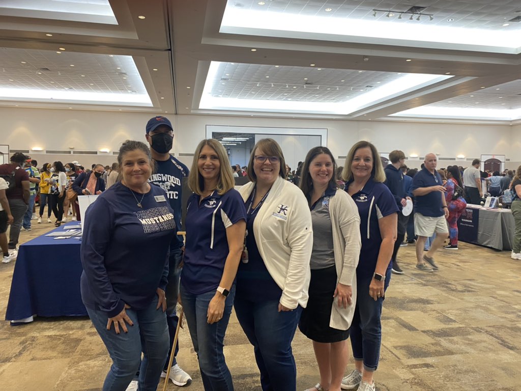 khs_counselteam's tweet photo. Great turnout at Humble ISD College Night tonight! https://t.co/qSQmadweBy