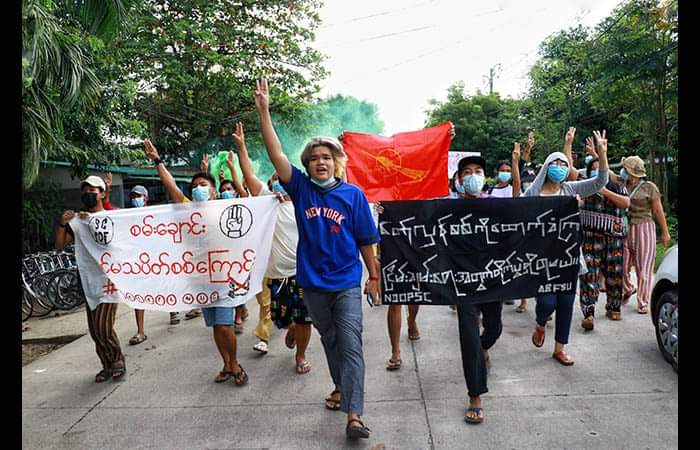 8_4_Infinity's tweet photo. Sanchaung Main Strike at a somewhere of Yangon.Nothing can make us stop how much they tried to stop protestors.

#AcceptNUG_RejectMilitary
#WhatsHappeningInMyanmar
#Oct14Coup https://t.co/XivODzHFMF