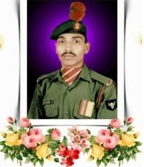 priority_n's tweet photo. Join me in paying homage toan #UnsungHeroe of @adgpi
SEPOY AJAY KUMAR MADAME
1RR / 13 MAHAR
on his Balidan Diwas today
Sep. Ajay sacrificed his life fighting with terrorists on 14th Oct 1996.
#KnowYourHeroes
@manhasvikas41
@Kunal67402594 https://t.co/GWCxUEgrYG